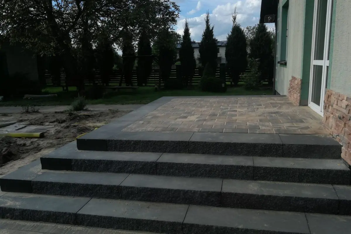 Wejście z kostki brukowej